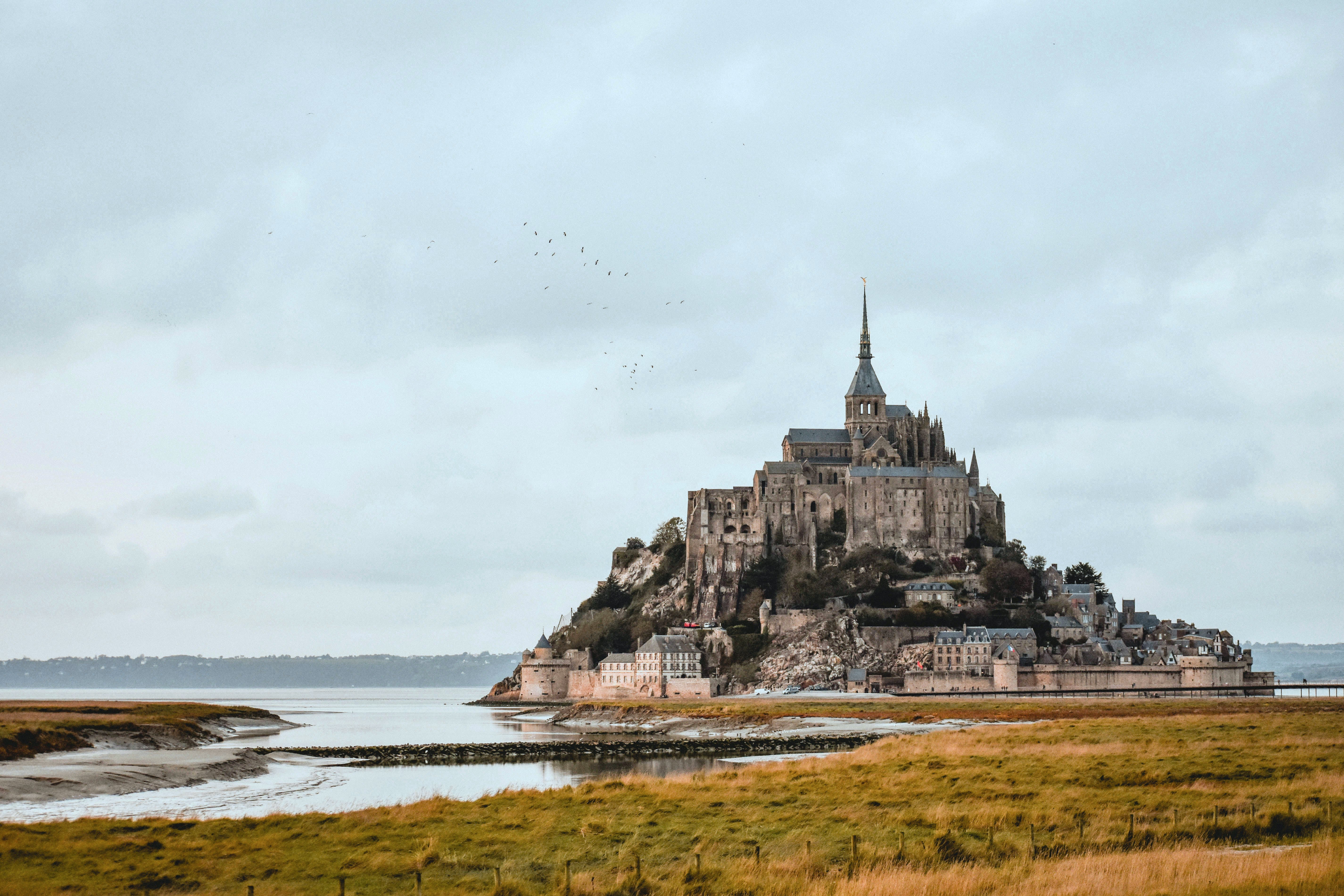 La Mère Poulard at Mont-Saint-Michel: history and pure butter biscuits