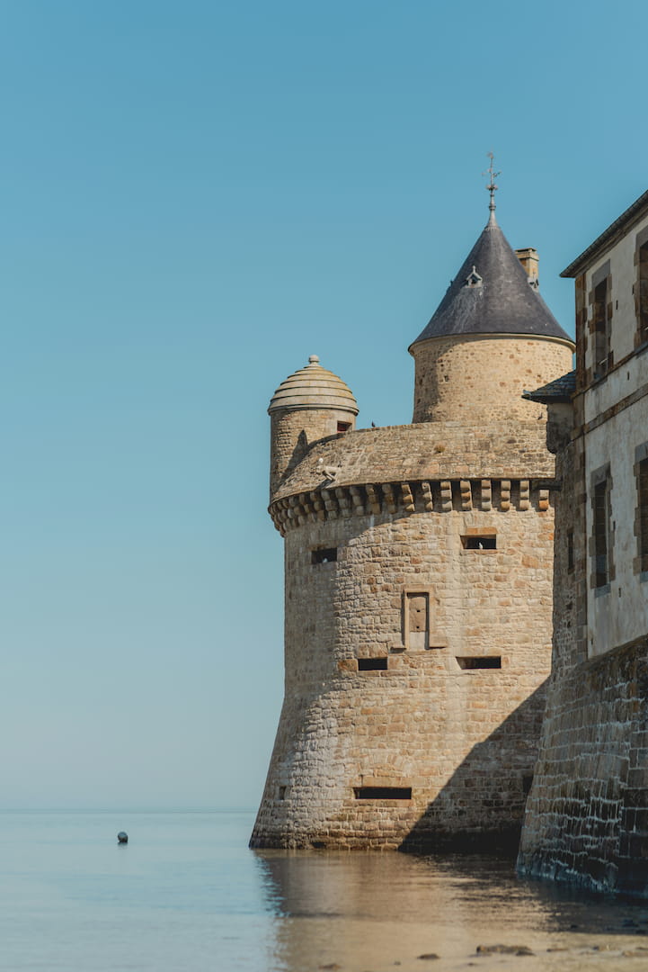 La Mère Poulard at Mont-Saint-Michel: history and pure butter biscuits